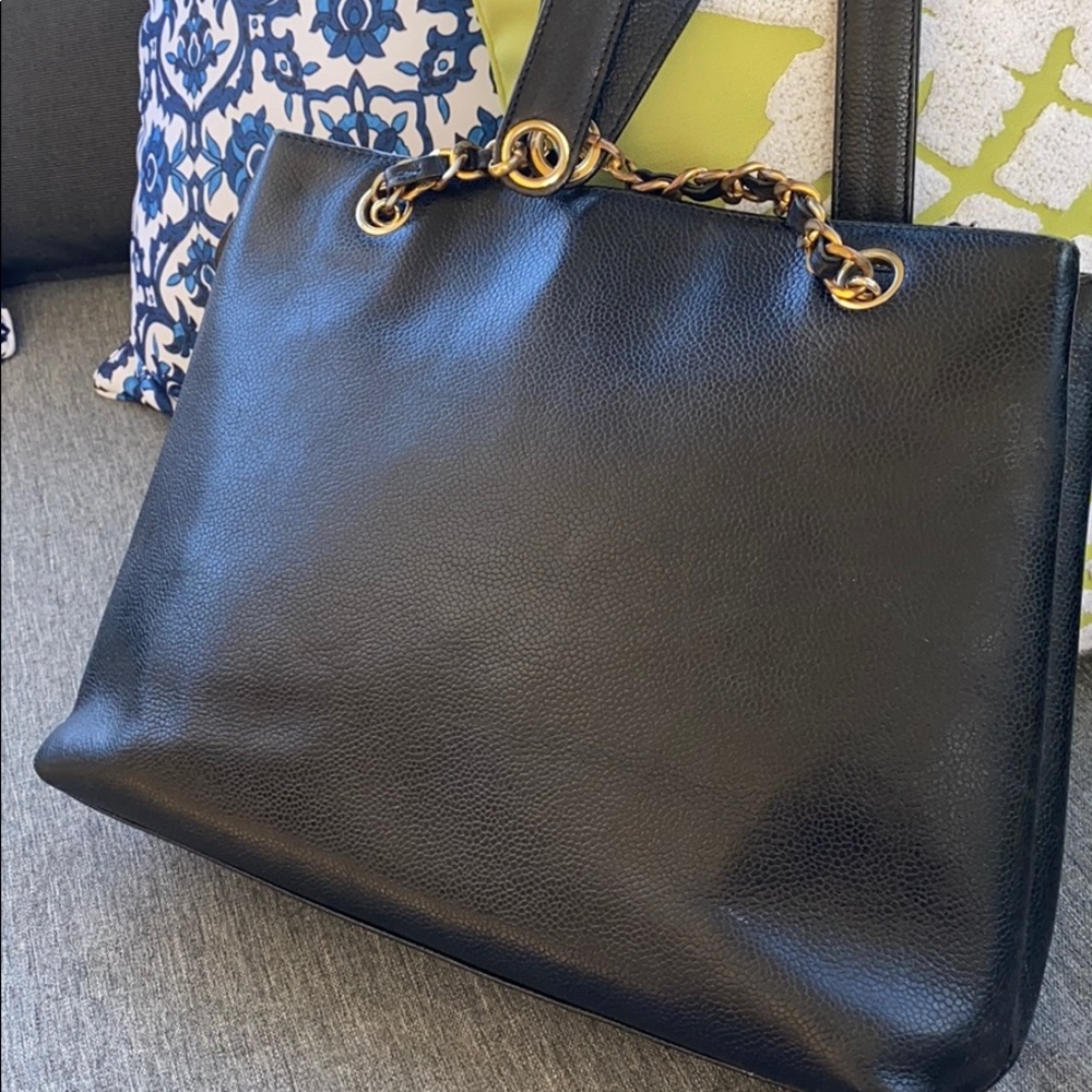 Authentic CHANEL handbag. - Picture 6 of 8